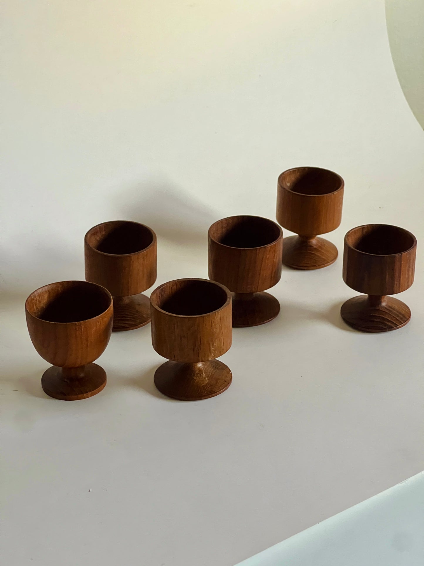 Uovo 6pc Wooden Egg Cup Holders