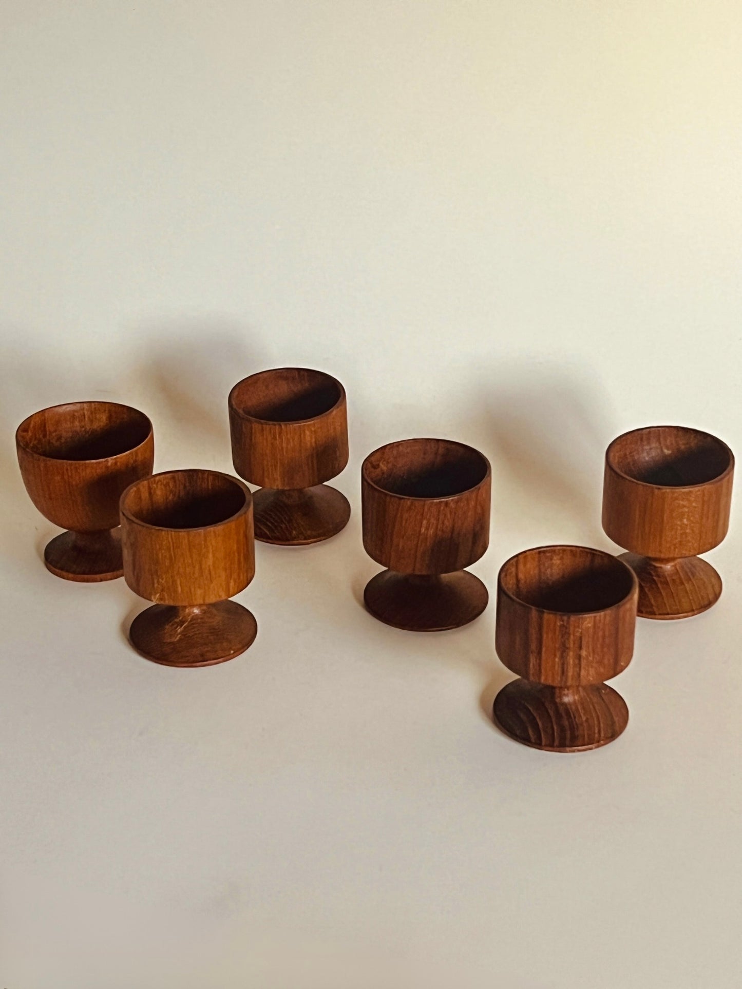 Uovo 6pc Wooden Egg Cup Holders