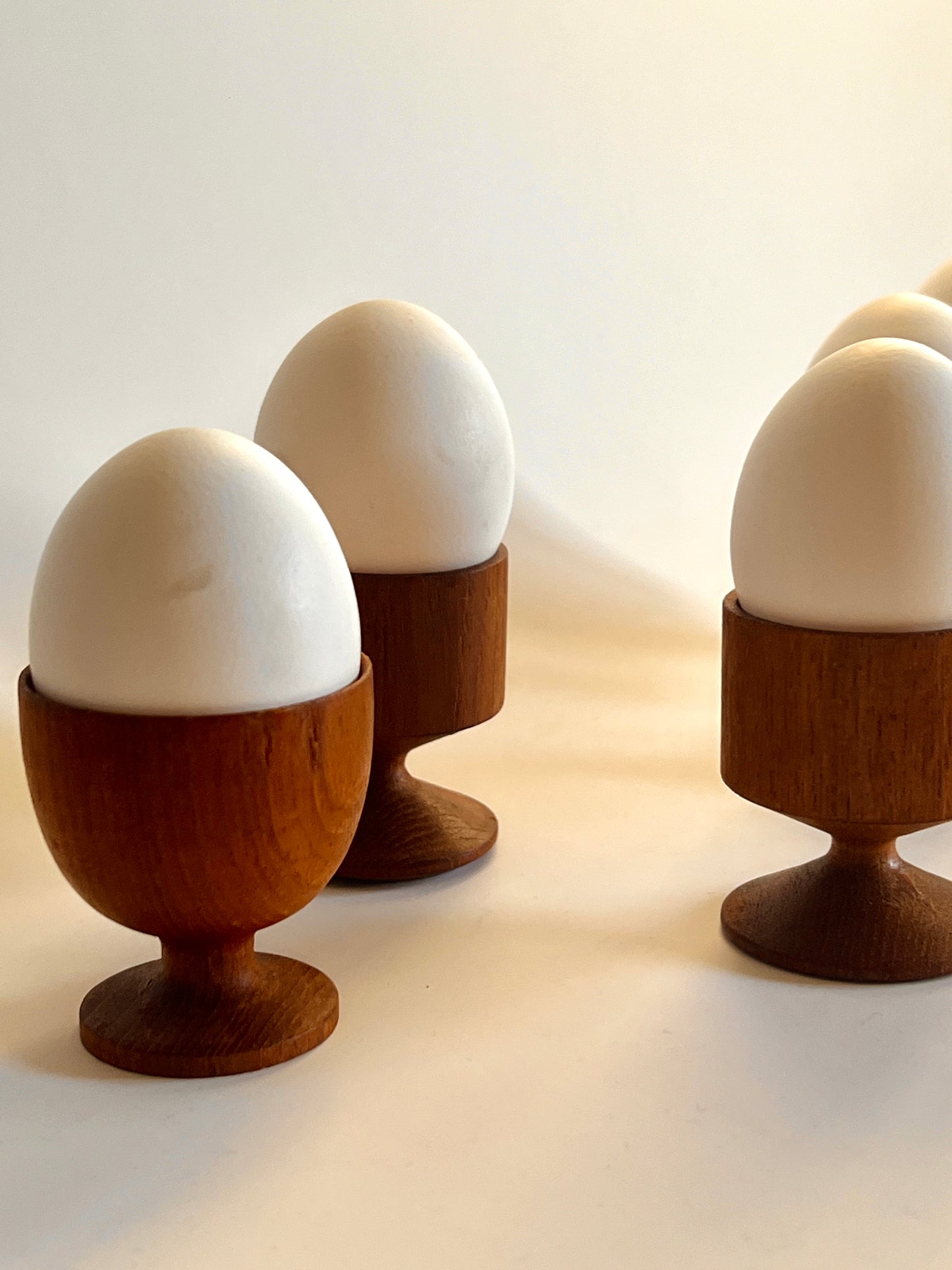 Uovo 6pc Wooden Egg Cup Holders