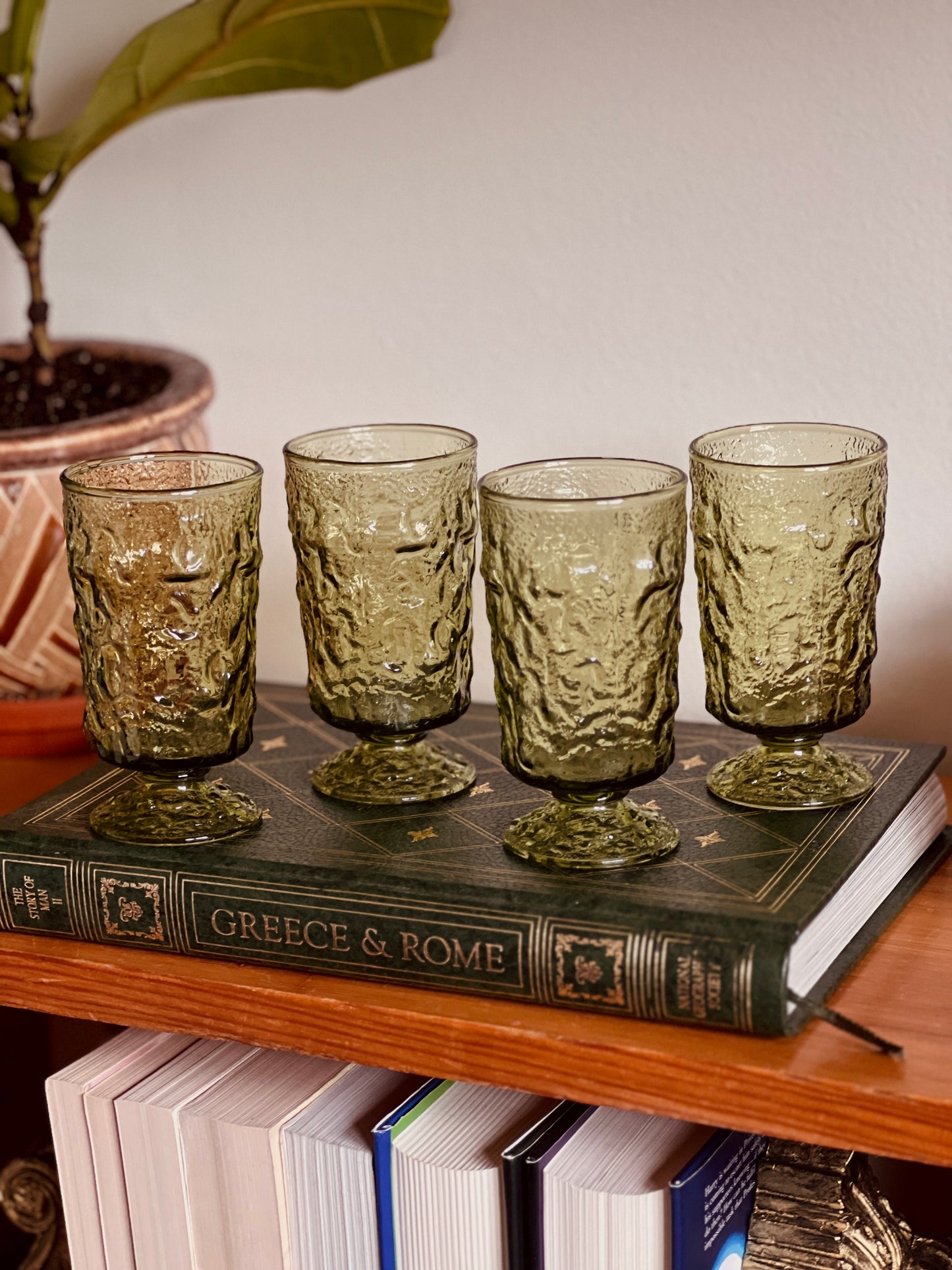 4pc Lis Stemmed Green Crinkle Glass Set