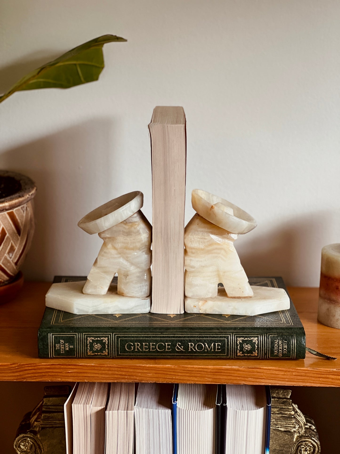 Sombrero Onyx Bookends