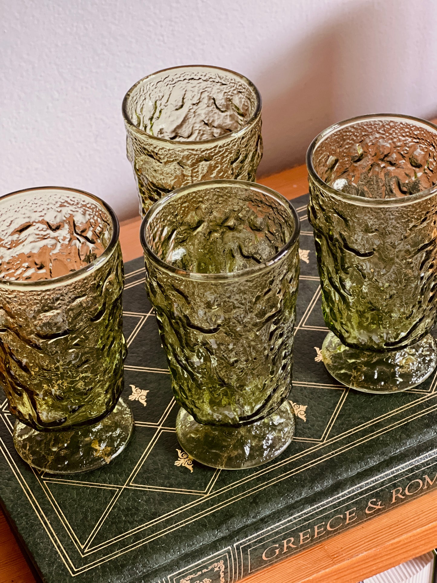 4pc Lis Stemmed Green Crinkle Glass Set