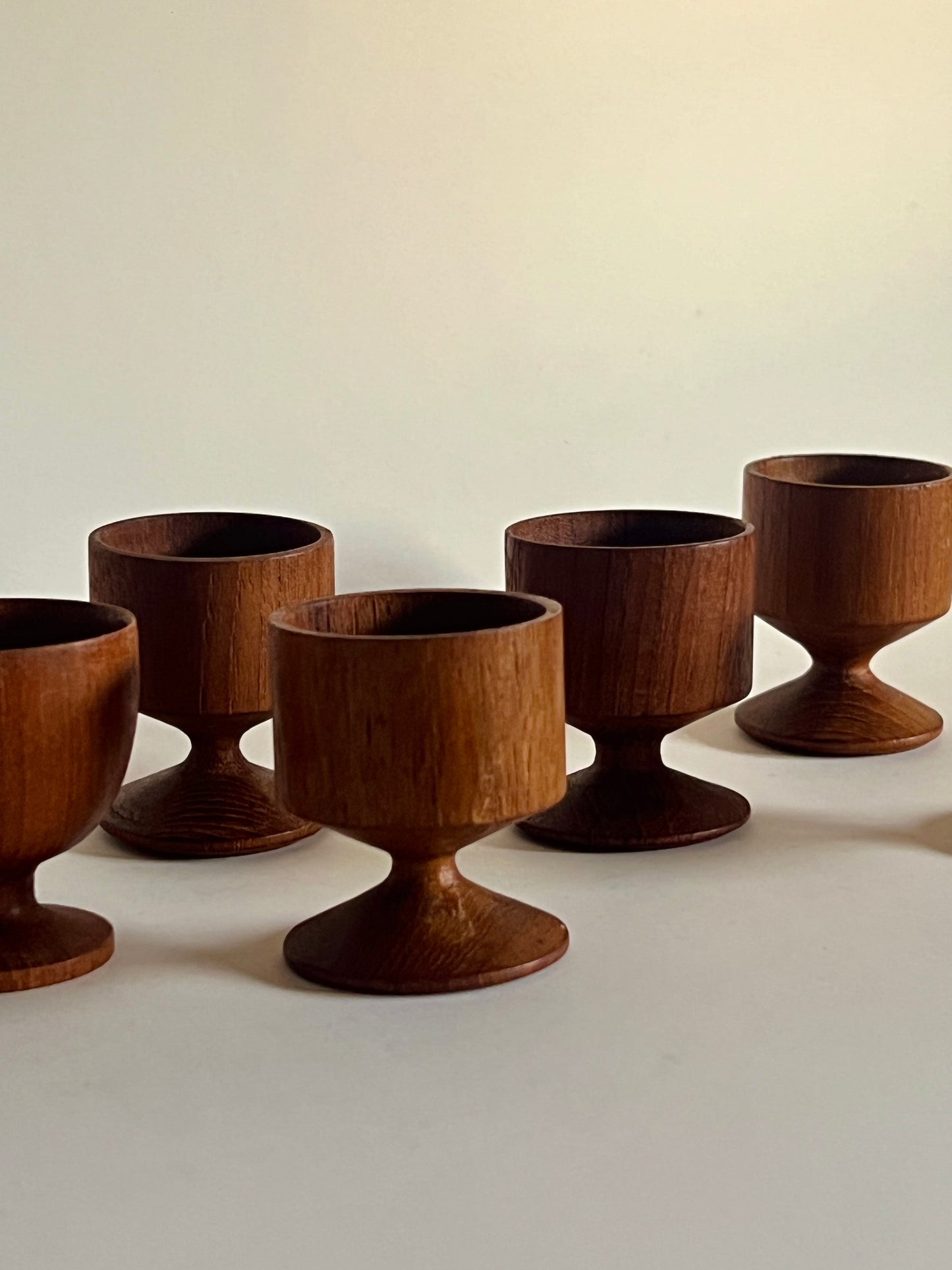 Uovo 6pc Wooden Egg Cup Holders