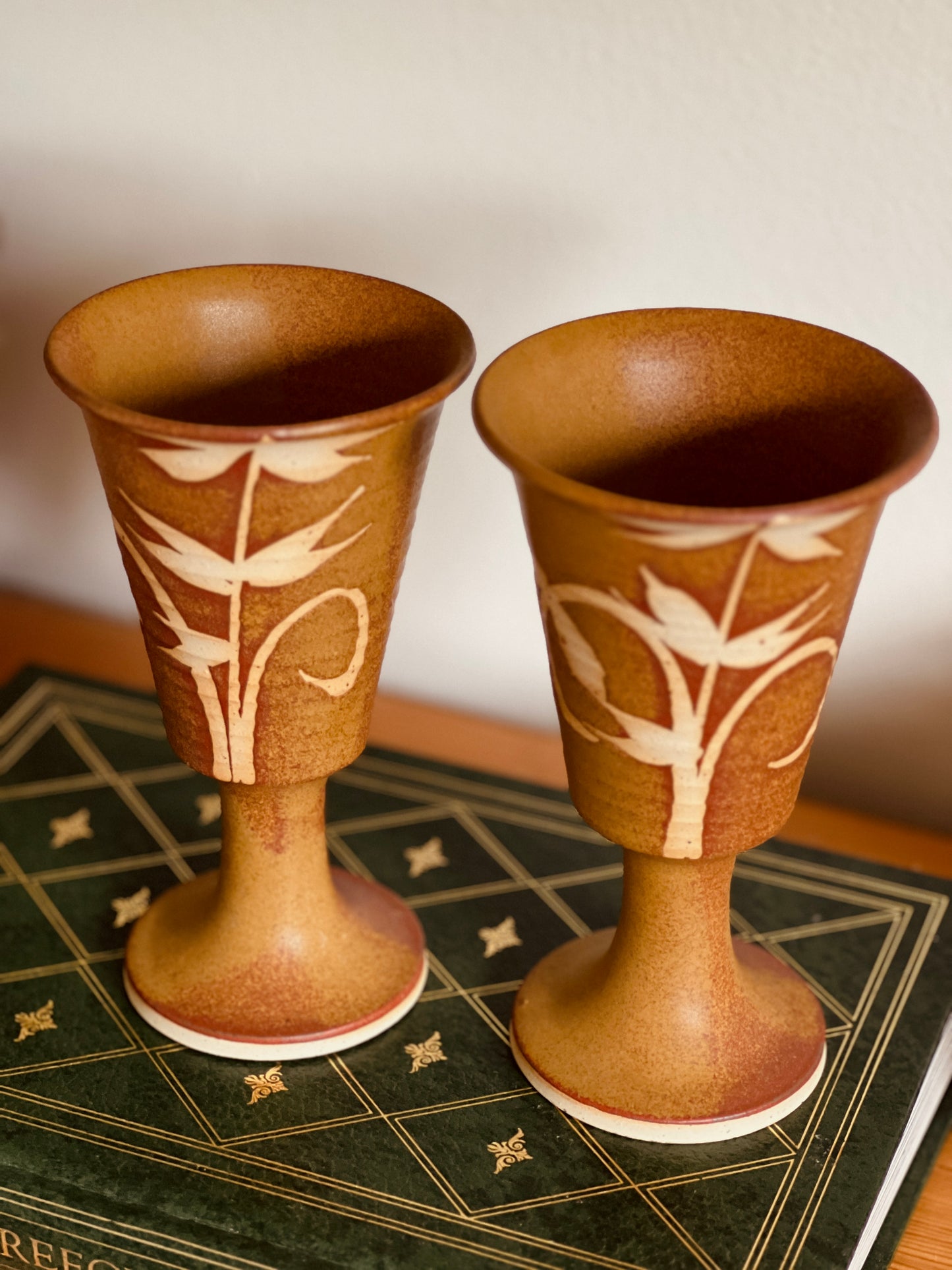 Flō Stoneware Goblet Set