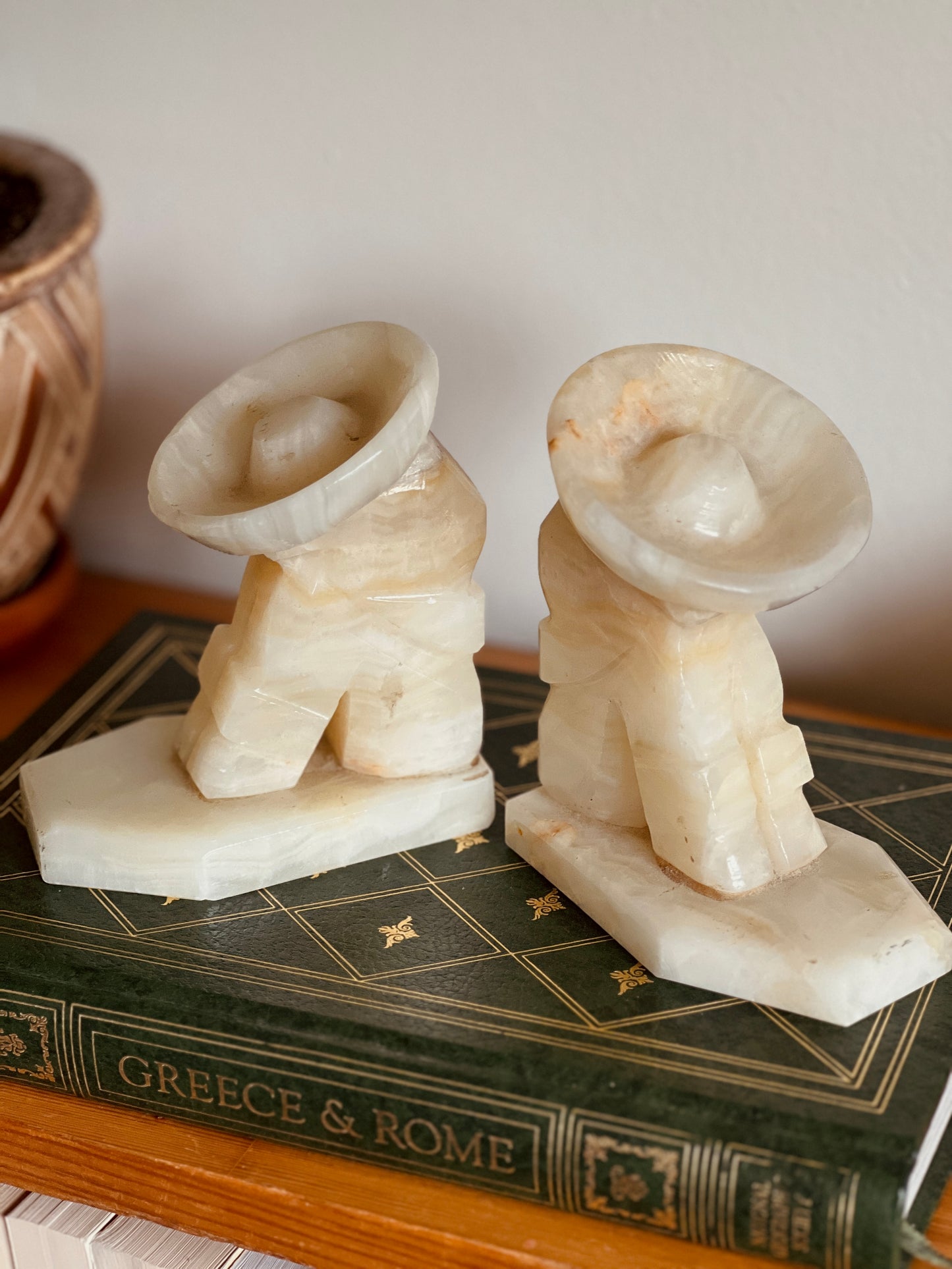 Sombrero Onyx Bookends