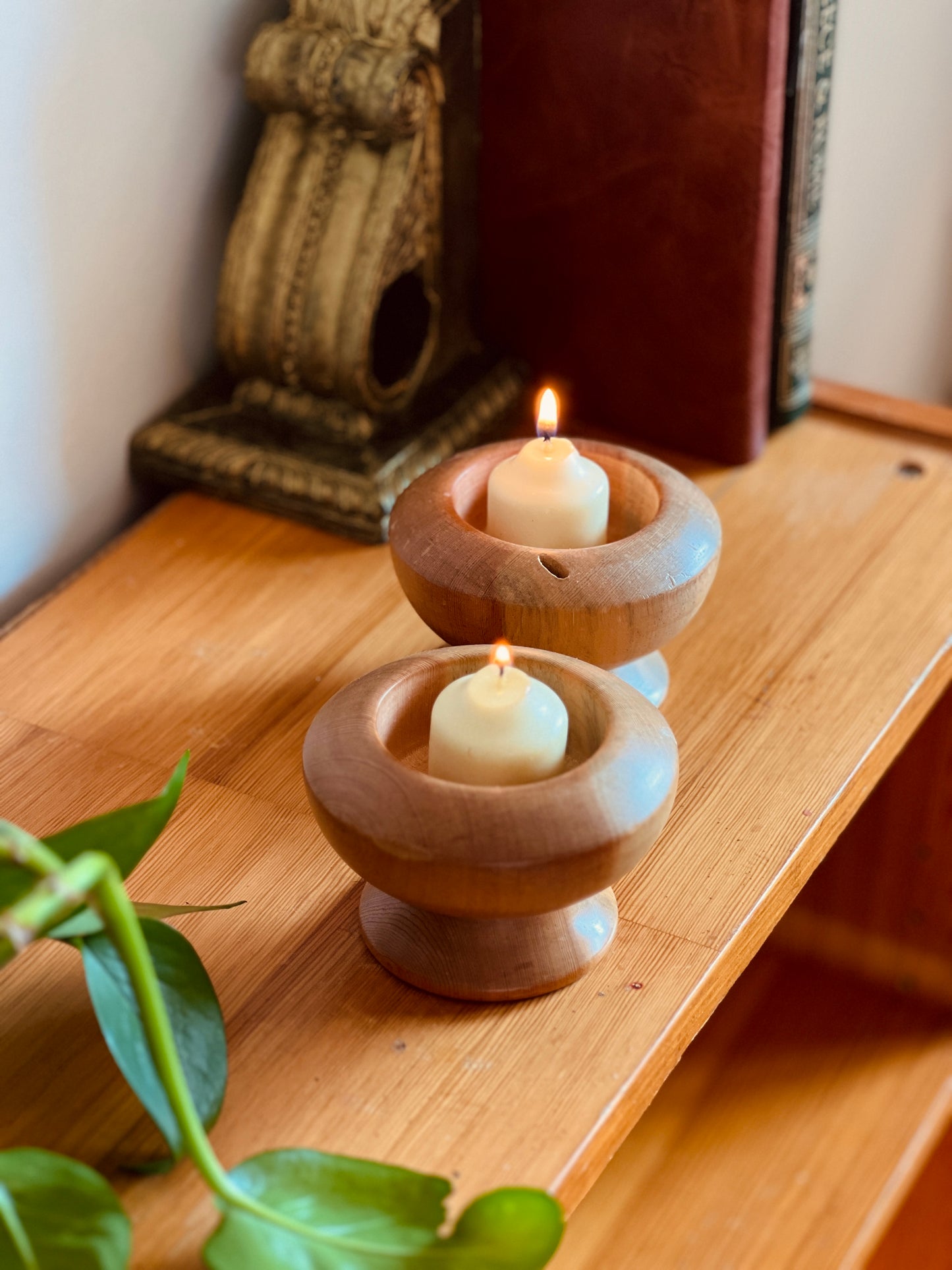 Pino Wood Candle Holder Set